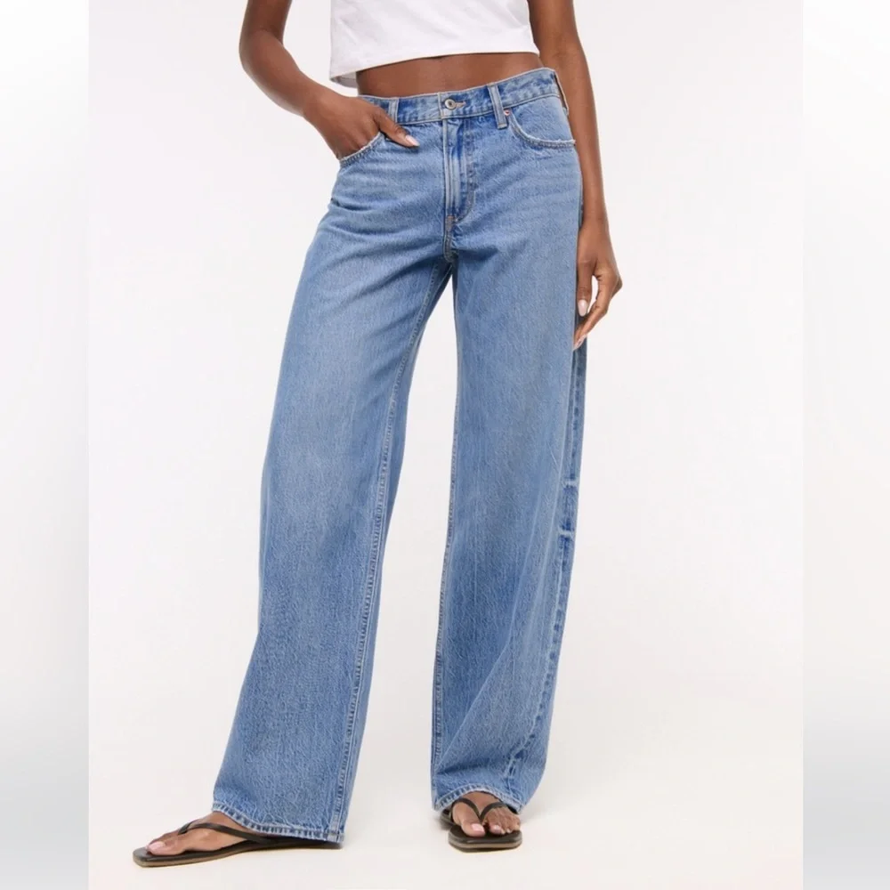 Abercrombie & Fitch Curve Love Ultra Loose Low Rise Jean - Picture 2 of 5